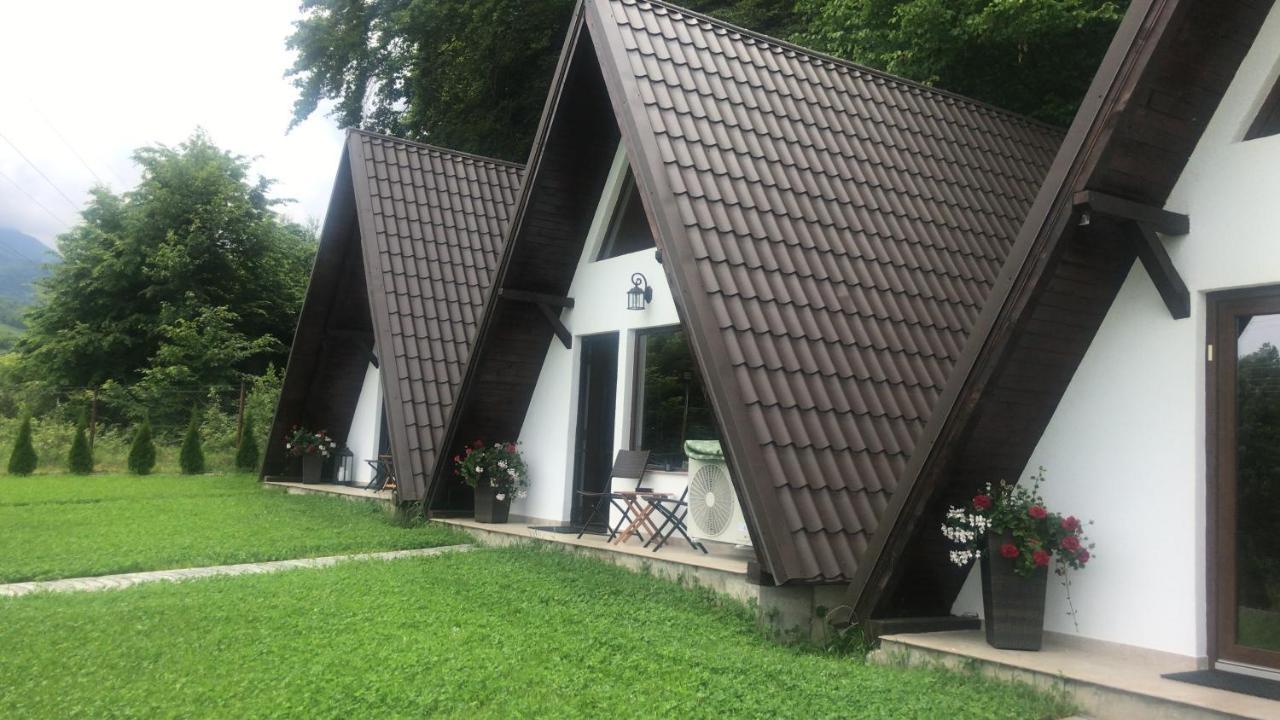 Casutele De Sub Padure Hotel Avrig Luaran gambar